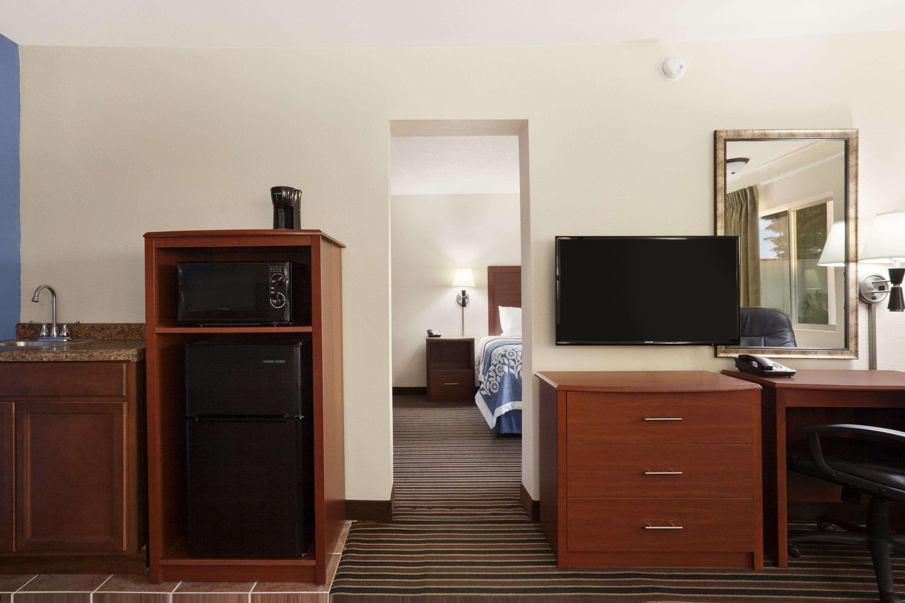 Days Inn By Wyndham Champaign/Urbana Kültér fotó