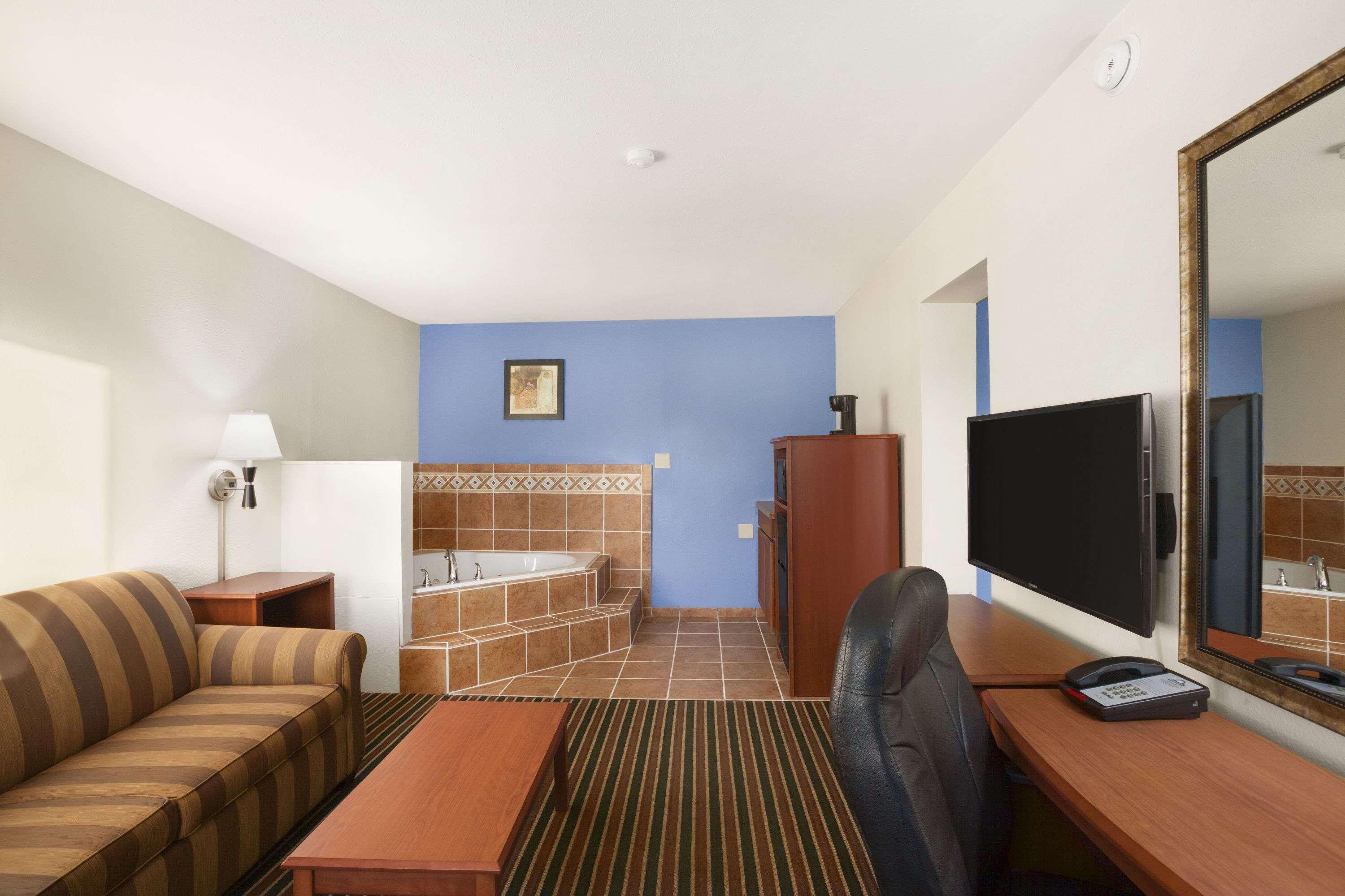 Days Inn By Wyndham Champaign/Urbana Kültér fotó