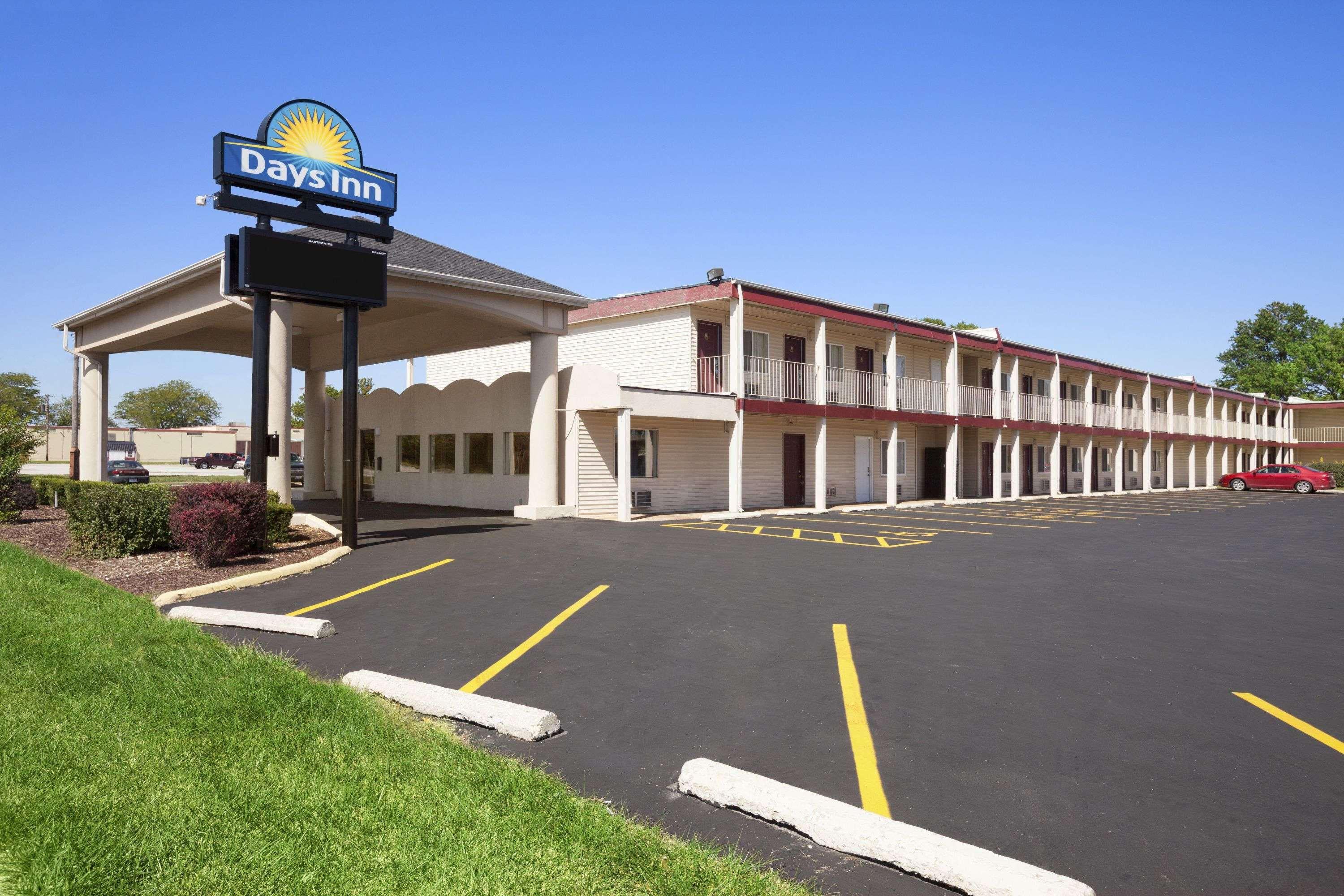 Days Inn By Wyndham Champaign/Urbana Kültér fotó