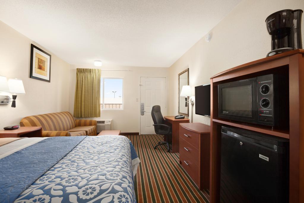Days Inn By Wyndham Champaign/Urbana Kültér fotó